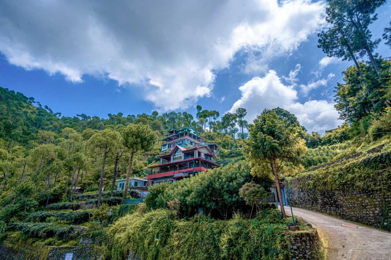 Stayvista At Cecil Cottages With Barbeque, Hill View Kasauli Exterior photo