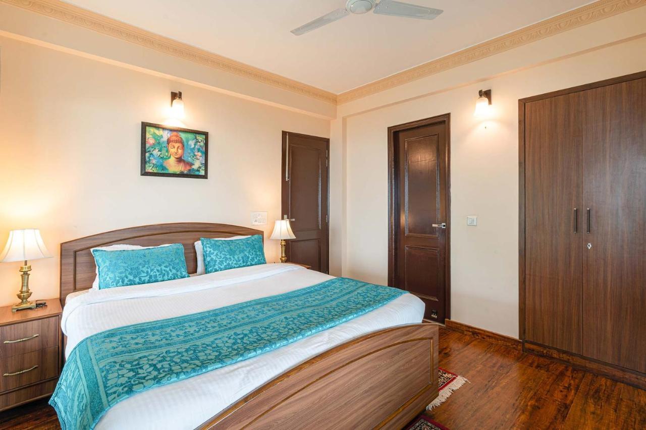Stayvista At Cecil Cottages With Barbeque, Hill View Kasauli Exterior photo