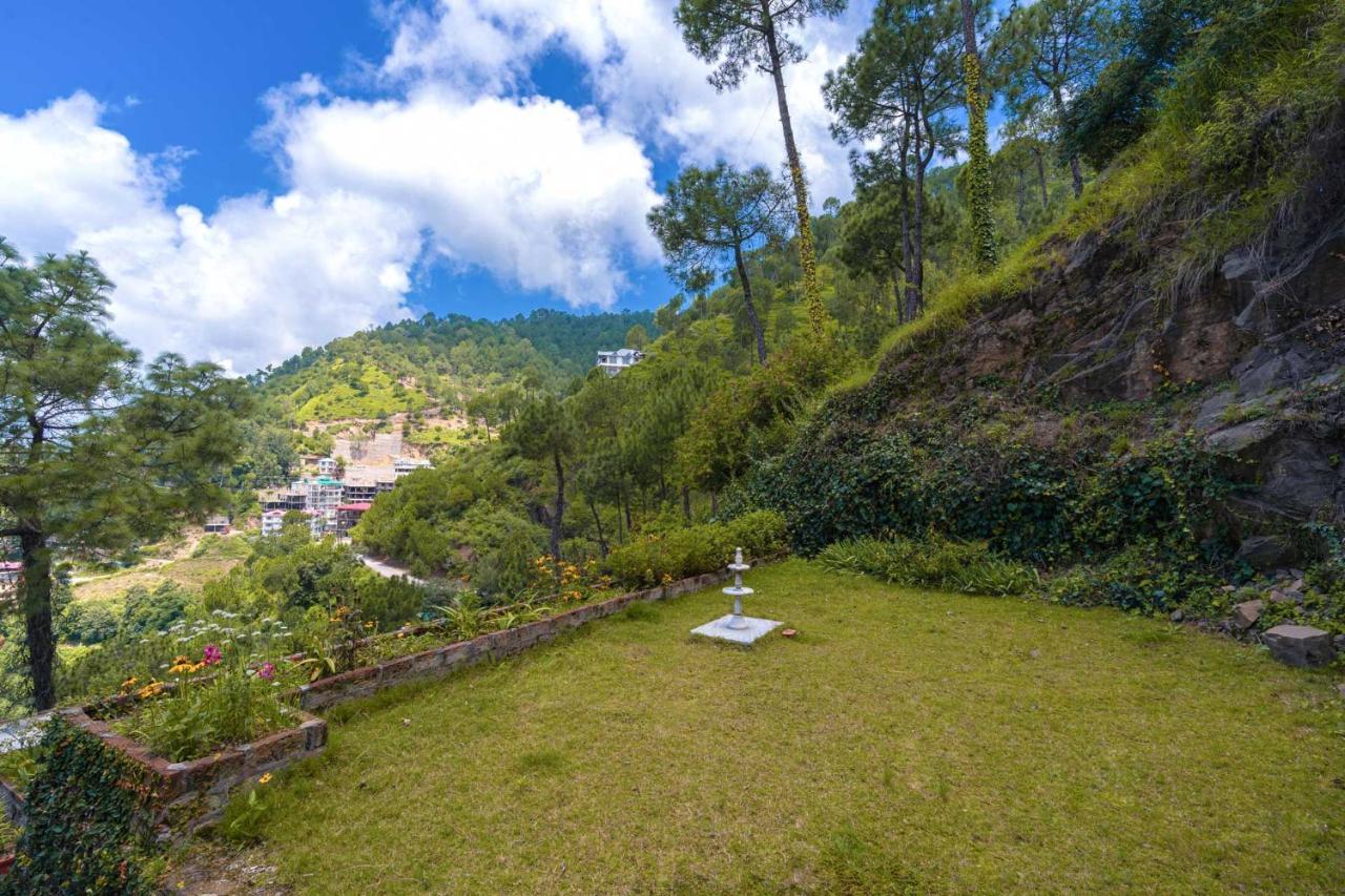 Stayvista At Cecil Cottages With Barbeque, Hill View Kasauli Exterior photo