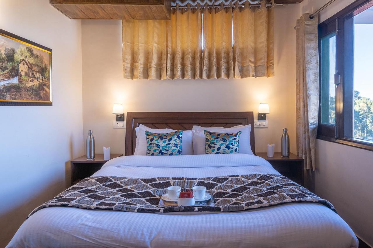Stayvista At Cecil Cottages With Barbeque, Hill View Kasauli Exterior photo